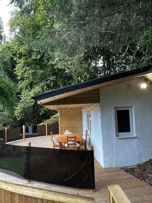 Unique Orchard Lodge For Couples With Hot Tub ستراتهيفين المظهر الخارجي الصورة