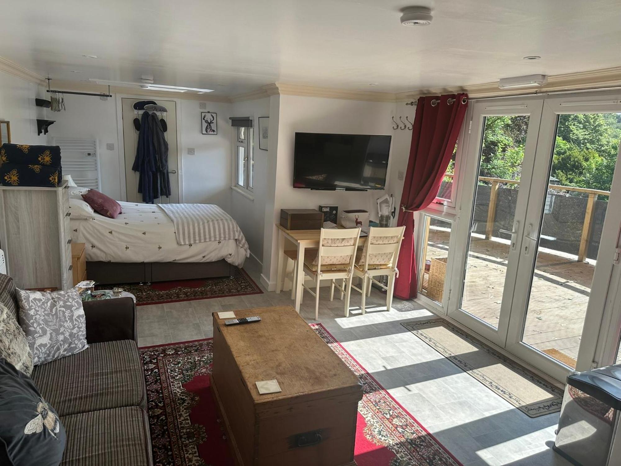 Unique Orchard Lodge For Couples With Hot Tub ستراتهيفين المظهر الخارجي الصورة